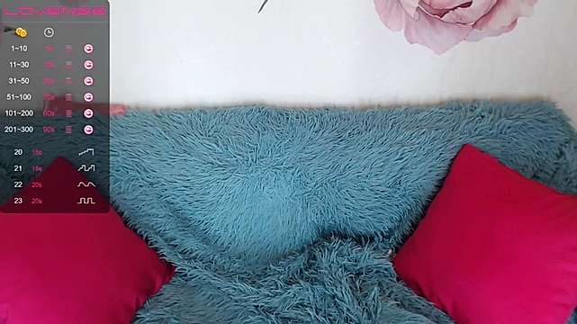 LisaTaxx naked stripping on cam for live sex video chat