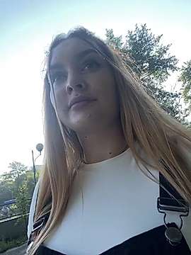 Margarita1919 naked stripping on cam for live sex video chat