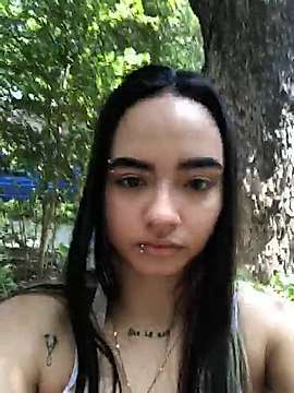 Melinaxx7 naked stripping on cam for live sex video chat