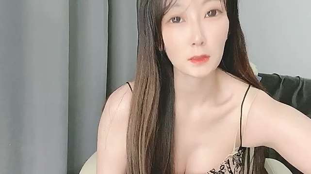 MeowB naked stripping on cam for live sex video chat