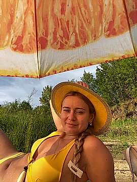 MissMotivated naked stripping on cam for live sex video chat