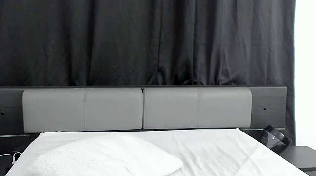 Mymiesexy naked stripping on cam for live sex video chat