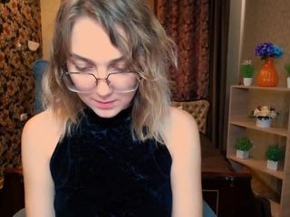 naughty-schoolgirl nude Live Sex Chat