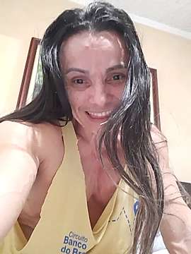 PERFEITINHA naked stripping on cam for live sex video chat