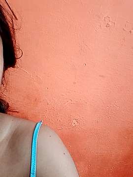Sexy-Sonia naked stripping on cam for live sex video chat