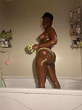 Sweetbootty naked stripping on cam for live sex video chat