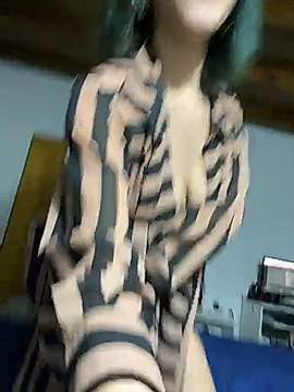 umaamor naked stripping on cam for live sex video chat