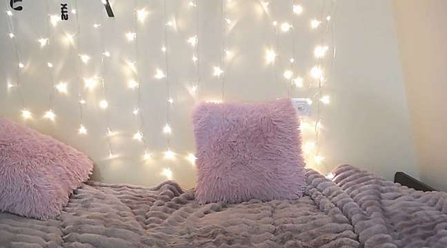 AAAmy_Cute naked stripping on cam for live sex video chat
