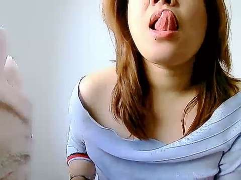 Abbyye naked stripping on cam for live sex video chat
