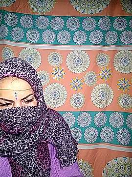 Amina_Najar naked stripping on cam for live sex video chat