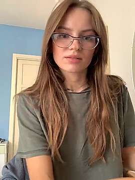 BunnyBaby93 naked stripping on cam for live sex video chat