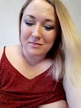 CreamyRisty naked stripping on cam for live sex video chat