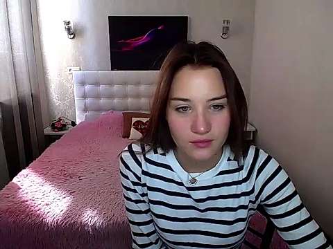 Diana_Slater naked stripping on cam for live sex video chat