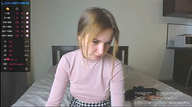 melanielwithu naked stripping on cam for live sex video chat