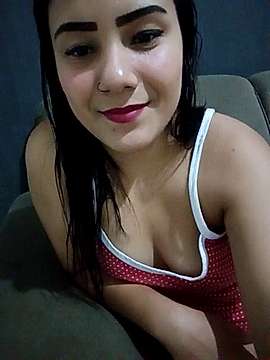 Moreninhastrip naked stripping on cam for live sex video chat