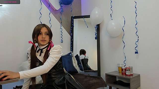 samantha_evanz naked stripping on cam for live sex video chat