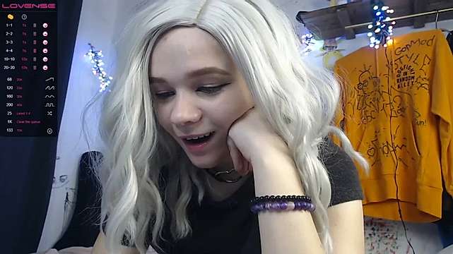 SarahRomantic naked stripping on cam for live sex video chat