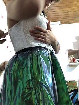 valen_dreams naked stripping on cam for live sex video chat