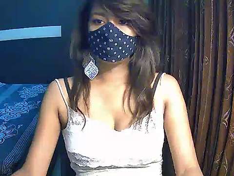 Wild_Urmee naked stripping on cam for live sex video chat