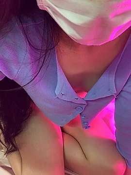 X-X-Xi naked stripping on cam for live sex video chat