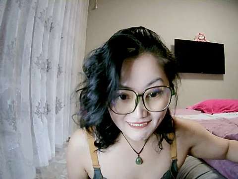 ___Amelia__ naked stripping on cam for live sex video chat