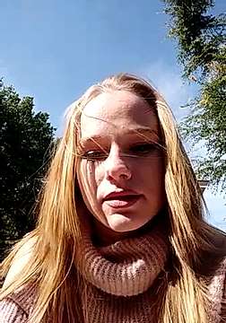 AmyRaySun naked stripping on cam for live sex video chat
