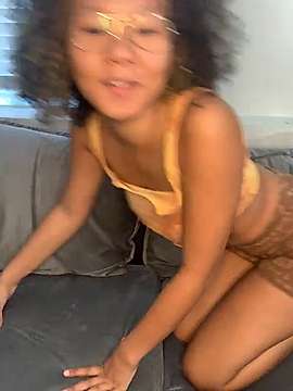 Cinnabum naked stripping on cam for live sex video chat