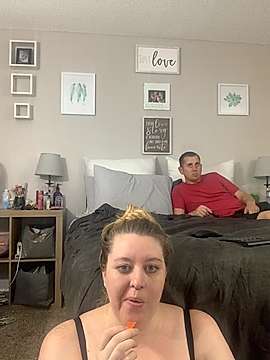 freakinheather naked stripping on cam for live sex video chat