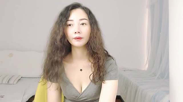 GoodGirl- naked stripping on cam for live sex video chat