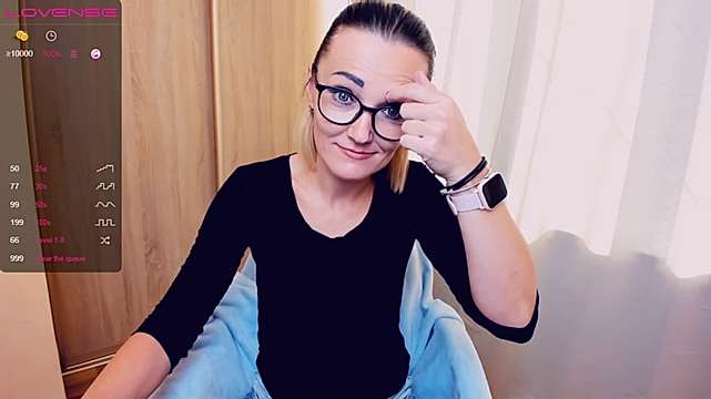 Hot_Secret_Show naked stripping on cam for live sex video chat