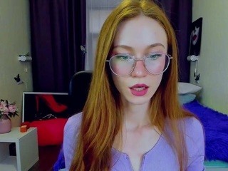 Lucy-Mollis nude Live Sex Chat