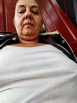 maryrightxxx naked stripping on cam for live sex video chat