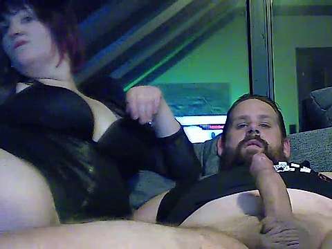 NiceAndCurvy naked stripping on cam for live sex video chat