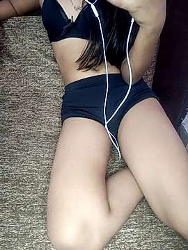 PumpedGymshoe naked stripping on cam for live sex video chat