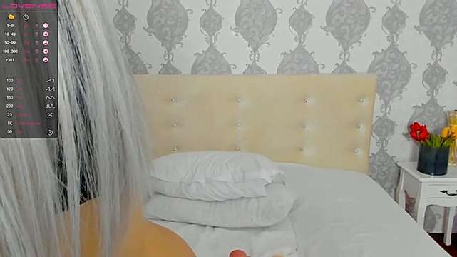queen_kr naked stripping on cam for live sex video chat