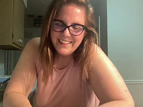 Thick-Milf-Lisa naked stripping on cam for live sex video chat