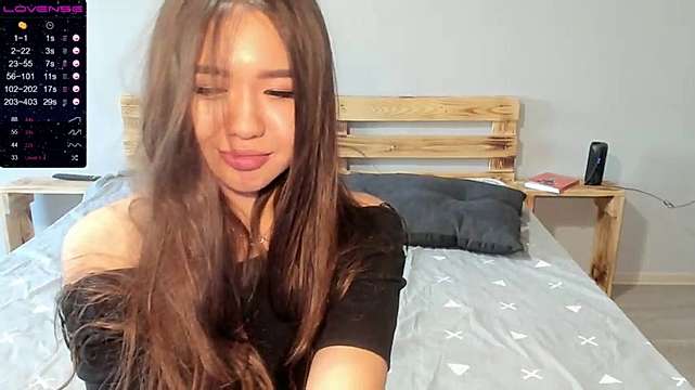 YourLoveBabyGirl naked stripping on cam for live sex video chat