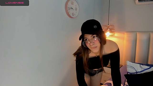 Zeline_Klaer naked stripping on cam for live sex video chat