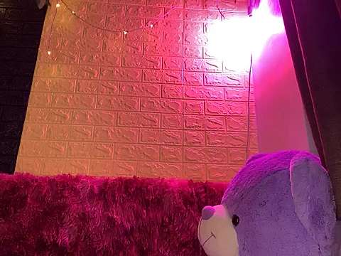 Fiona789 naked stripping on cam for live sex video chat