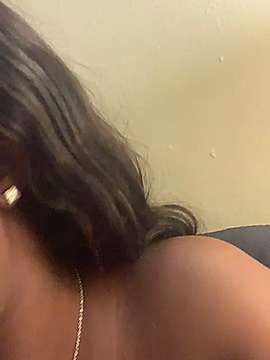 GorgeousPia naked stripping on cam for live sex video chat