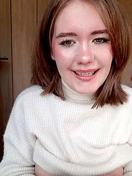 LuffyLoopsy naked stripping on cam for live sex video chat