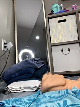 AlexisBootie19 naked stripping on cam for live sex video chat