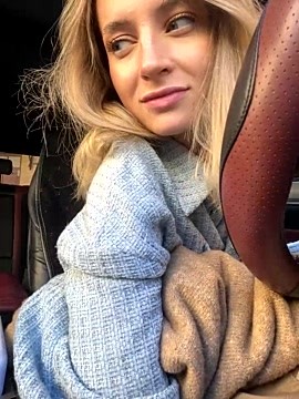 -AngelAri- naked stripping on cam for live sex video chat