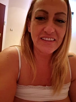 isabellaandtom naked stripping on cam for live sex video chat
