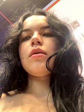 SandraaHub naked stripping on cam for live sex video chat