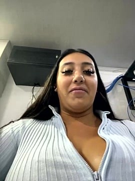 Hannahoff naked stripping on cam for live sex video chat