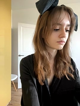 malyshhka naked stripping on cam for live sex video chat