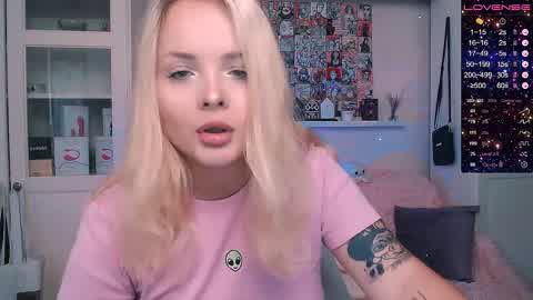 Sara (marcelinepeach) nude Live Sex Chat