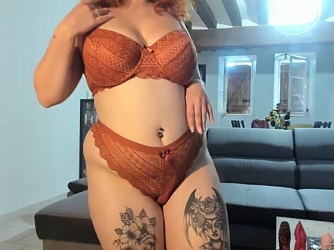 xDragibusx naked stripping on cam for live sex video chat