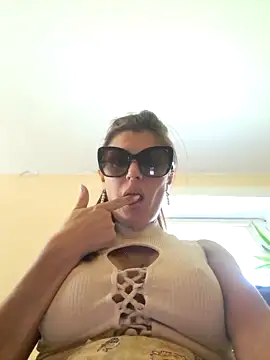 Lunadea41 naked stripping on cam for live sex video chat